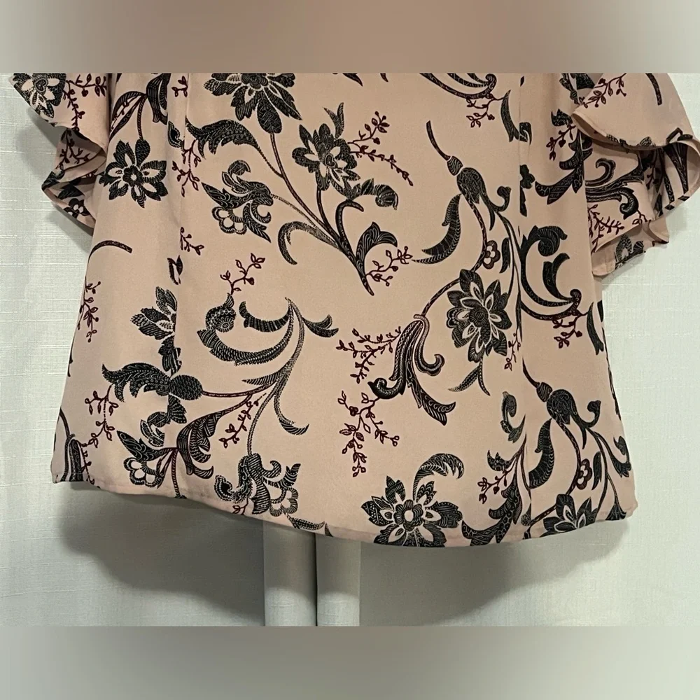 Liz Claiborne Pink Floral Short Ruffle Sleeve Blouse Women's Size Medium - Picture 4 of 13